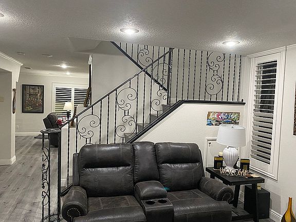 4th image of 63 Mallorn Dr