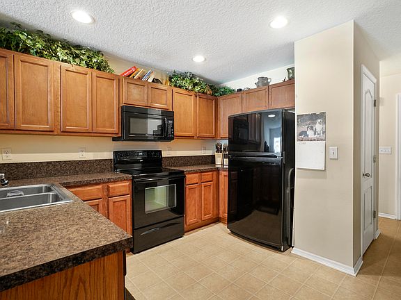 4th image of 258 MICHELANGELO Place