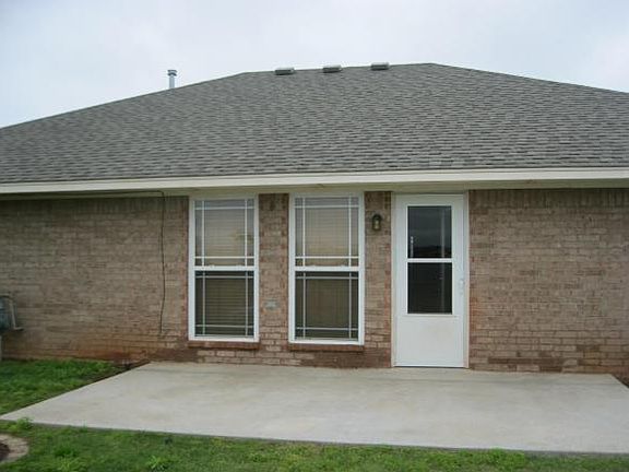 2nd image of 105 Woodridge Dr