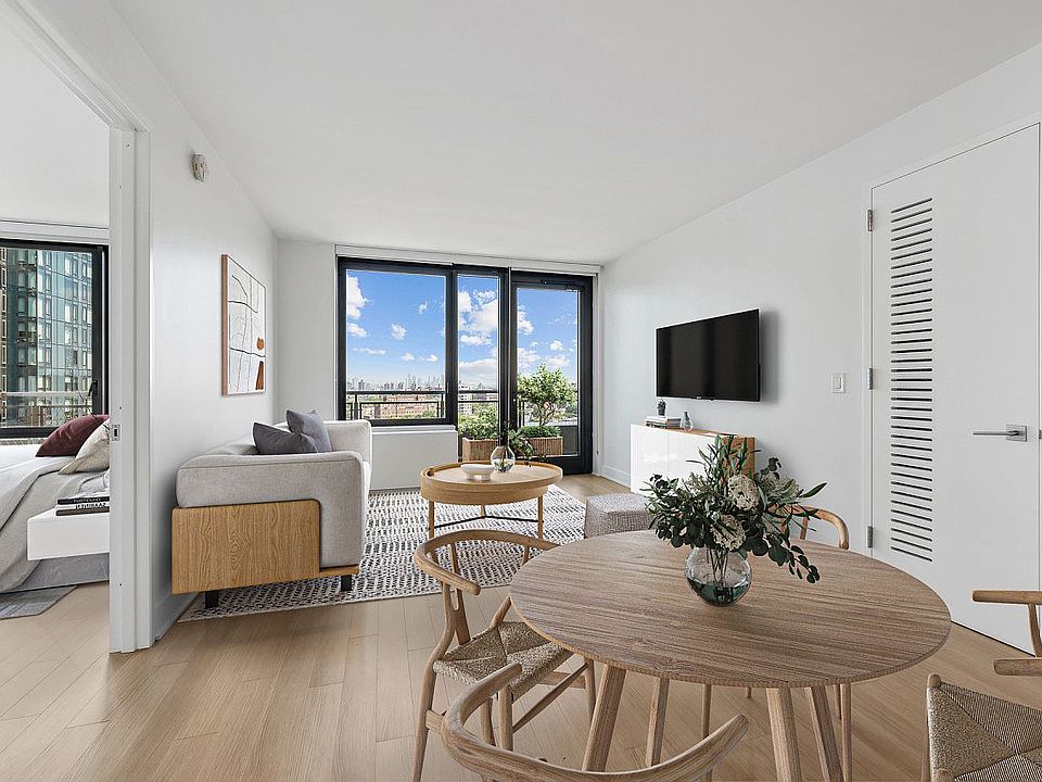 1st image of 662 Pacific St #18E