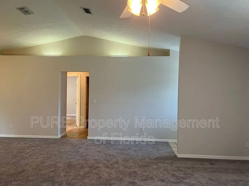 3 bed, 2.0 bath, 1646 sqft, $2,195 — Photo 4