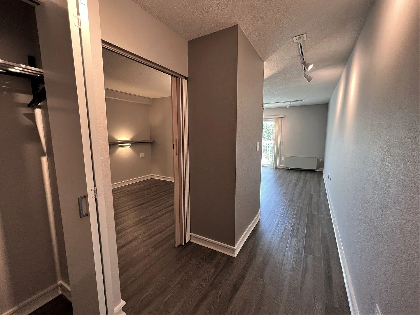 Beech St. Apartment — Photo 2