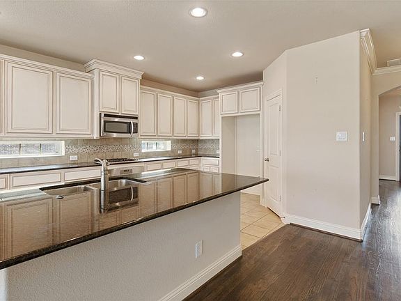 4th image of 2725 N Umberland Dr