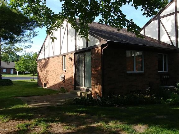 3rd image of 2289 Radcliff Cir SE #56