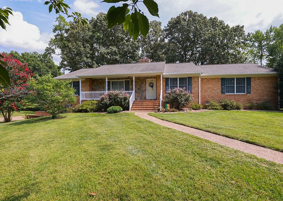 1st image of 153 Lawrence Pl