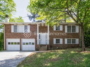 215 Simpson Dr NE, Kennesaw, GA 30144