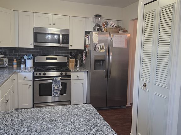 2nd image of 11922 Shagbark Dr