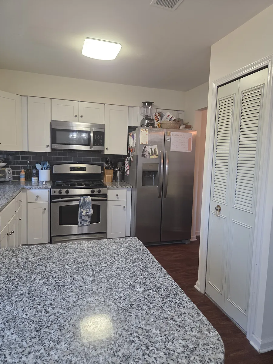 Building Photo - 11922 Shagbark Dr