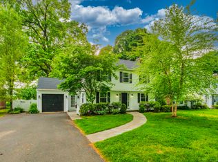 155 Ridgewood Rd, West Hartford, CT 06107