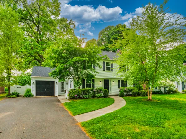 155 Ridgewood Road, West Hartford, CT 06107