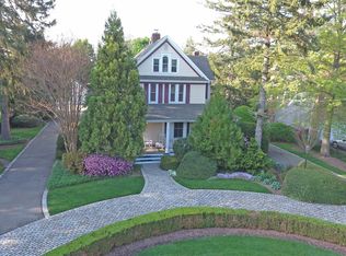 3383 Bunker Ave, Wantagh, NY 11793
