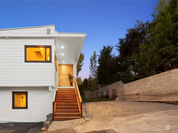 7211 33rd Avenue S, Seattle, WA 98118