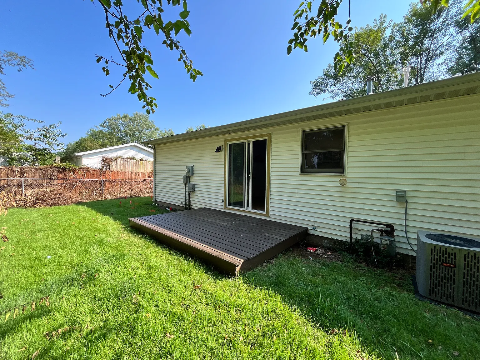 3 bed, 1008 sqft, $1,795 — Photo 2