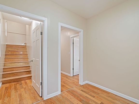 4th image of 27-16 McIntosh St