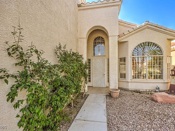 2nd image of 4861 Camino Sombrero