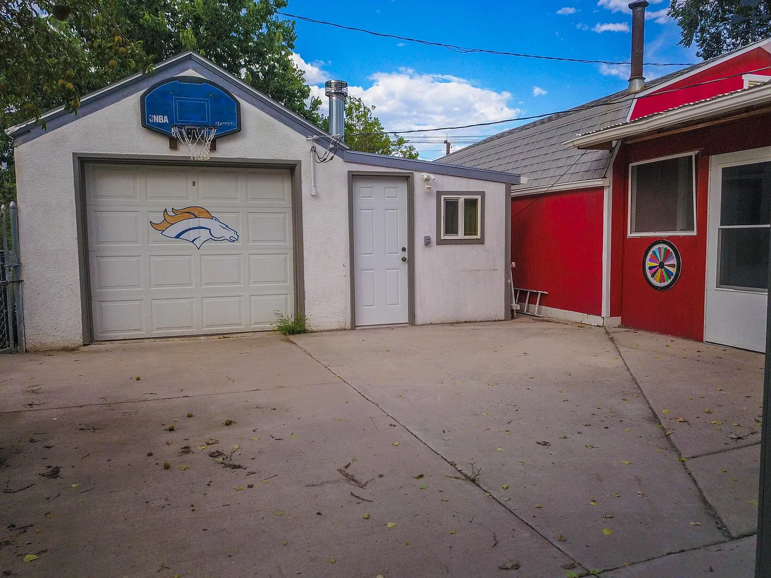 4 bed, 1388 sqft, $1,880 — Photo 2