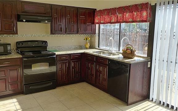 3rd image of 3033 San Diego Dr