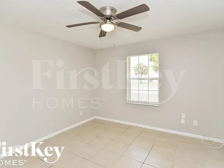 1204 NW 5th St — Photo 13
