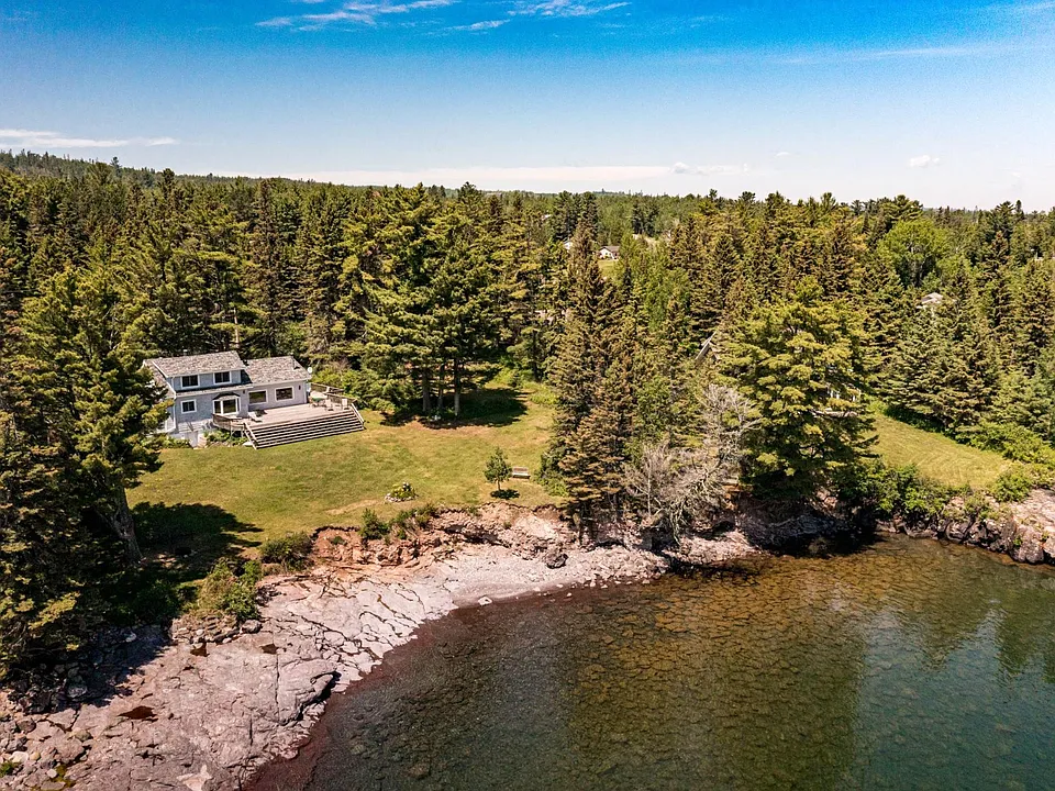 278 Scenic Dr