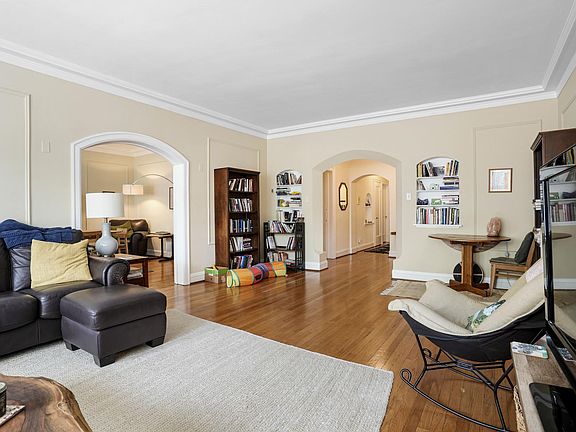4th image of 1420 W Berwyn Ave APT 1
