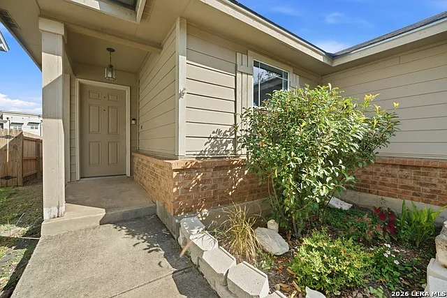 3 bed, 2.0 bath, 1681 sqft, $1,700 — Photo 4