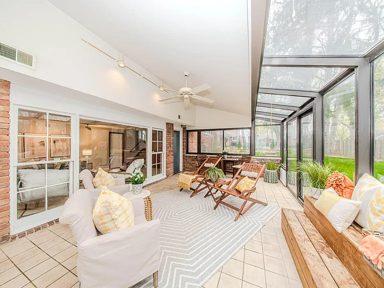 539 S Sheldon Rd — Photo 10
