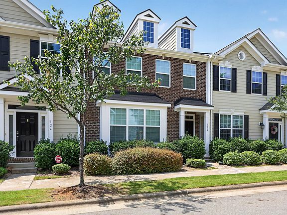 2nd image of 122 Spring Pine Ln