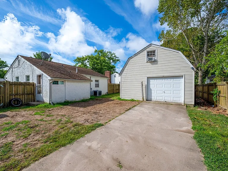 2015 Kensington Dr — Photo 15
