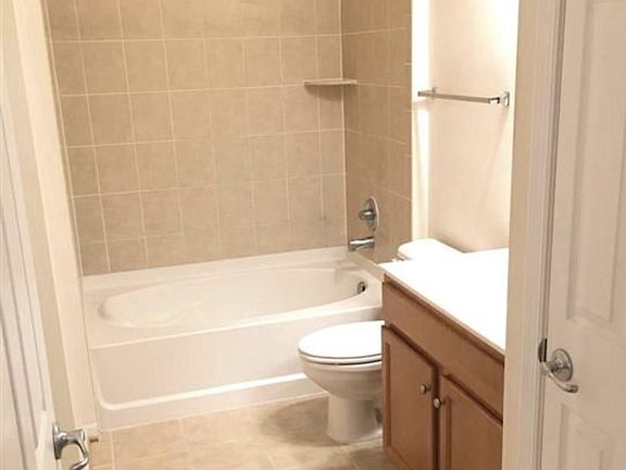4th image of 3820 Lightfoot St Unit 217