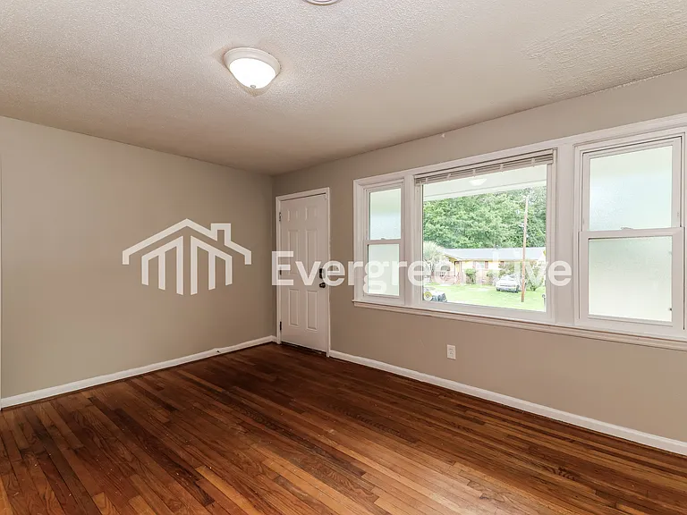 1004 Cane Lake Dr — Photo 3