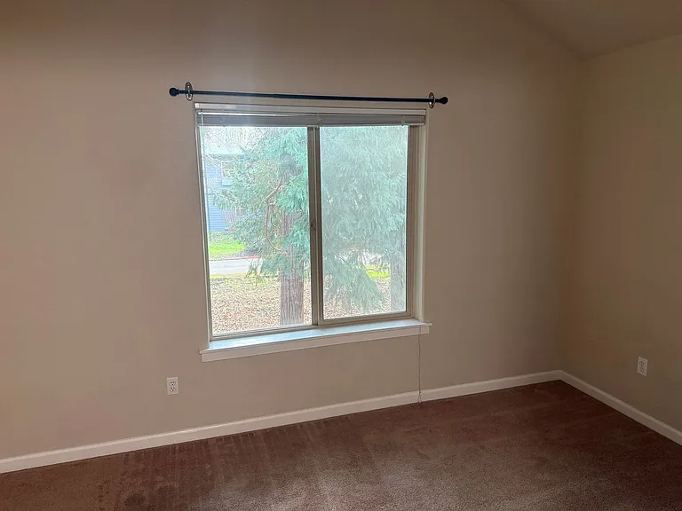 4084 Aden Pl NE — Photo 21