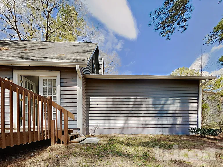 525 Windsor Dr SE — Photo 16