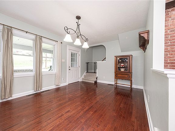 5th image of 185 Mount Pleasant Rd