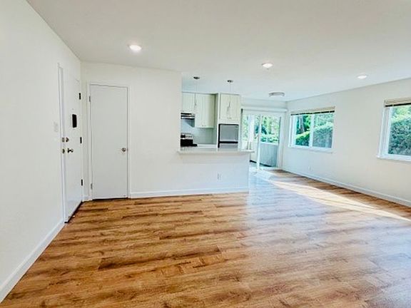 3rd image of 1205 Geraldine Way #6