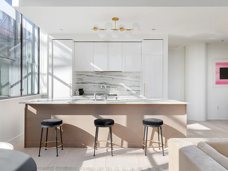 338 Berry St #4D — Photo 1