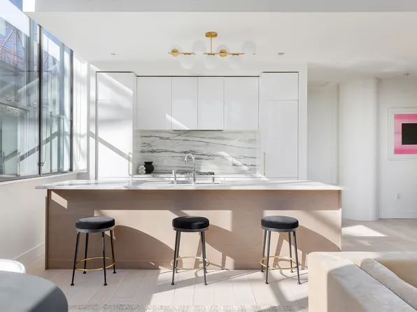 338 Berry Street image 1 of 21