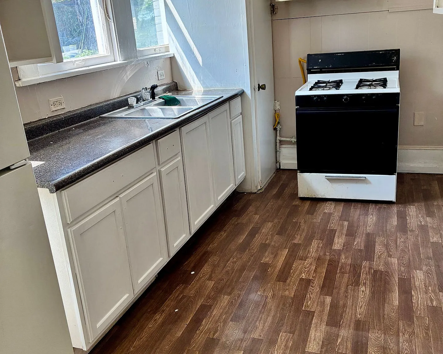 2412 Pinehurst Blvd — Photo 3