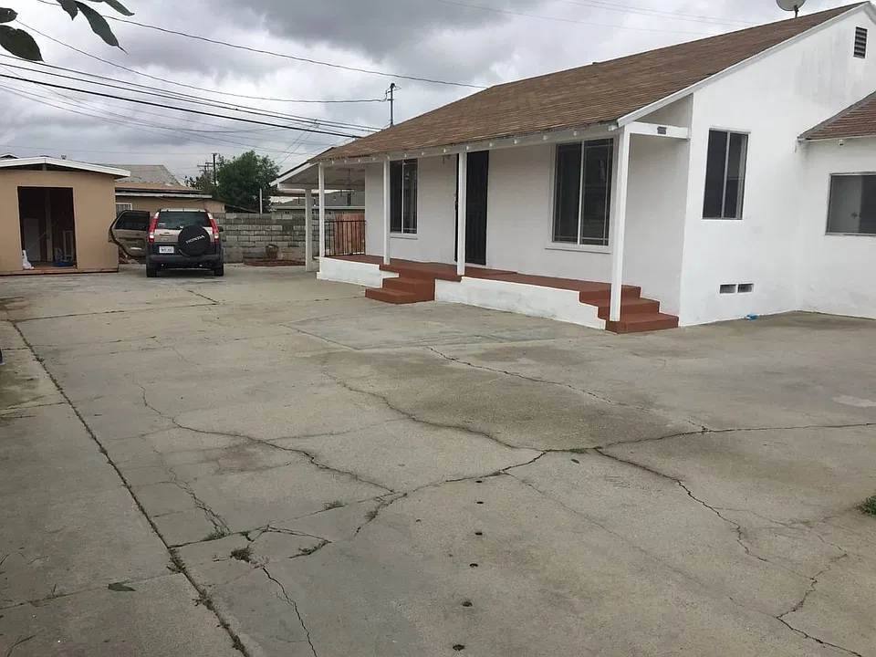 10931 Carmenita Rd