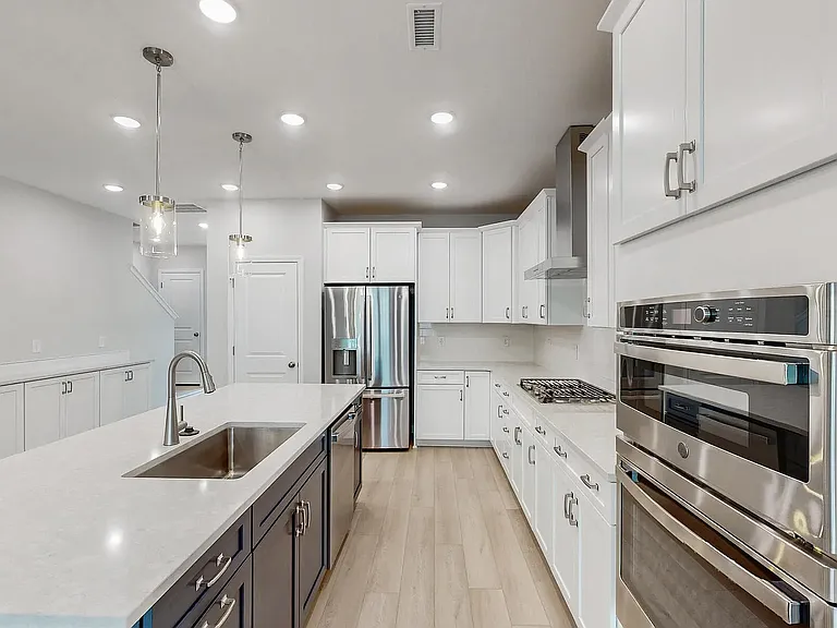 2721 Hunter Woods Dr — Photo 5