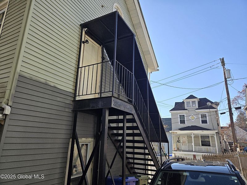 5th image of 31-33 Linden Avenue