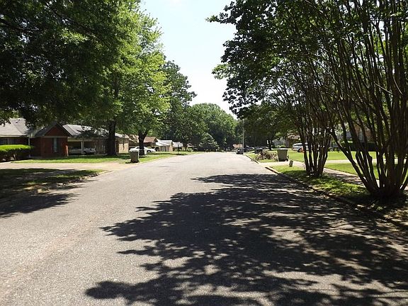 5th image of 3757 Wychemere Dr