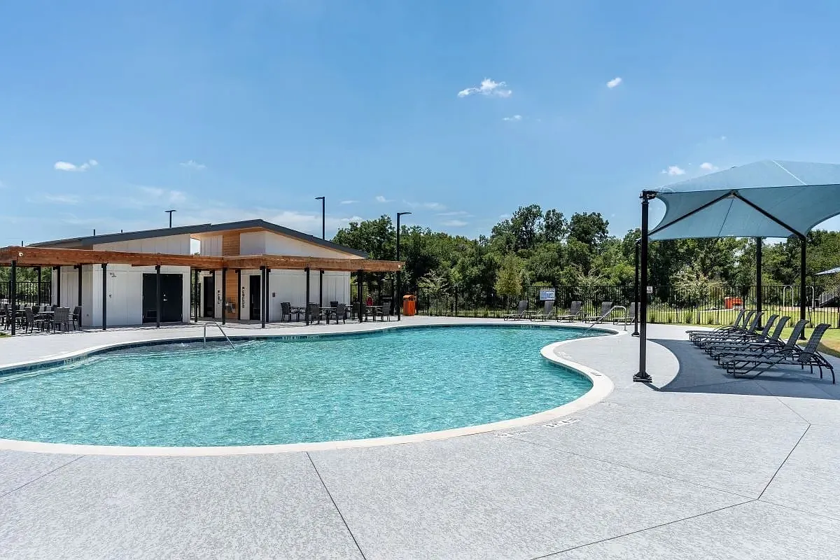 5 bed, 2.5 bath, 3206 sqft, $4,250 — Photo 2