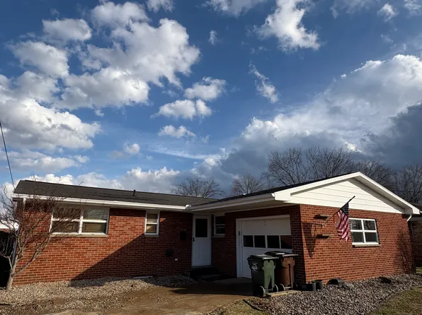 808 Westview Dr, Belpre, OH 45714