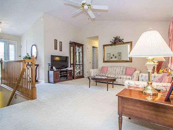 3rd image of 3967 Poppy Marie Ln