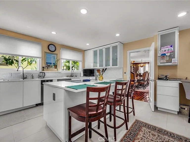 18423 Linnet St — Photo 11
