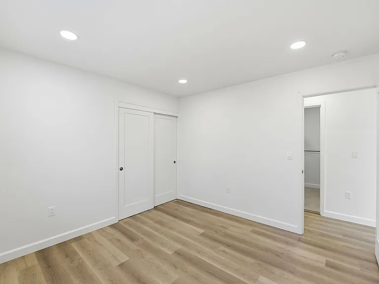 447 Alviso St — Photo 14