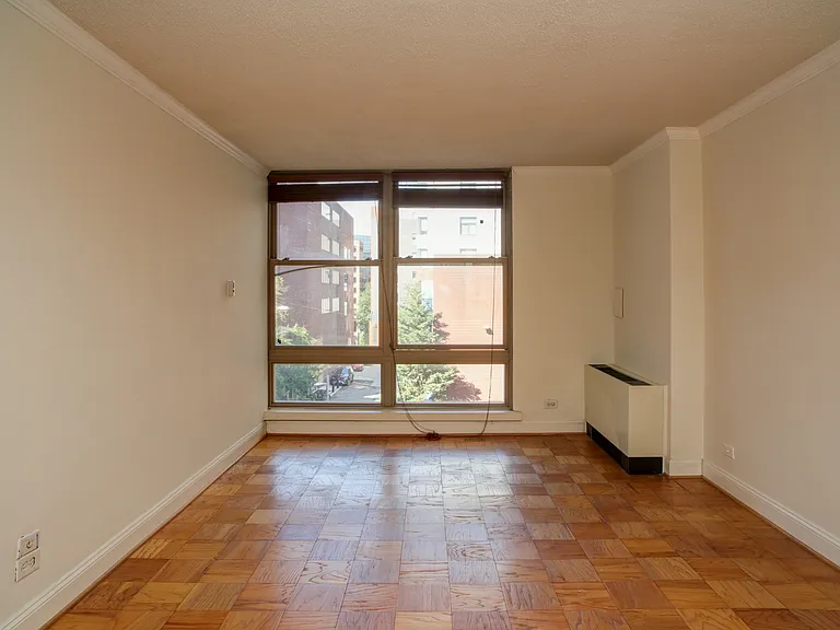 1260 21st St NW #403 — Photo 5