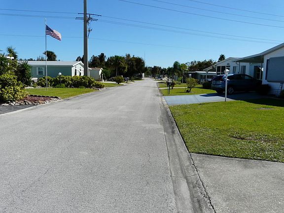 3rd image of 407 Hawk Dr