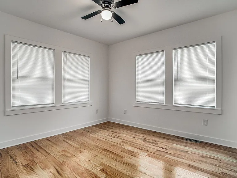 4421 Bellefontaine Ave — Photo 15