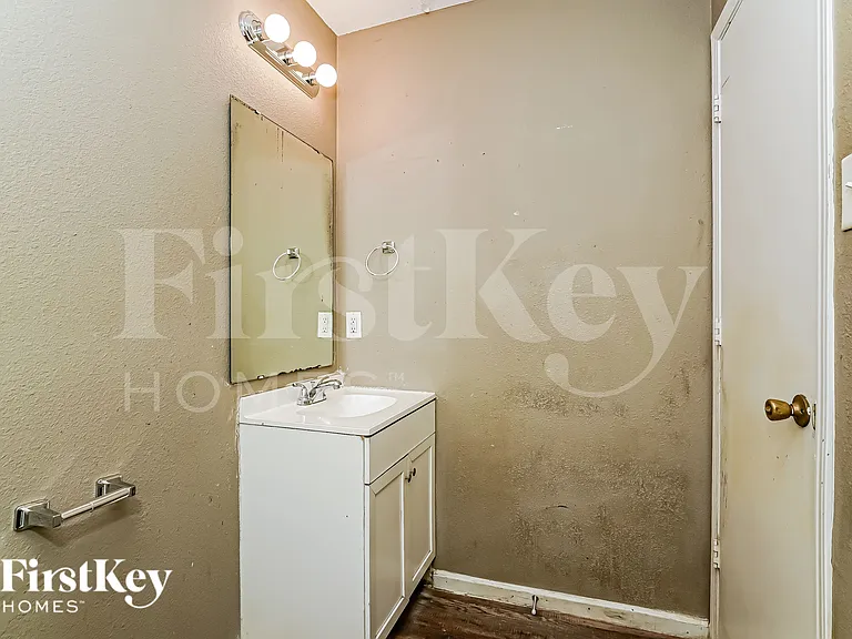 10702 Gathering Dr — Photo 10